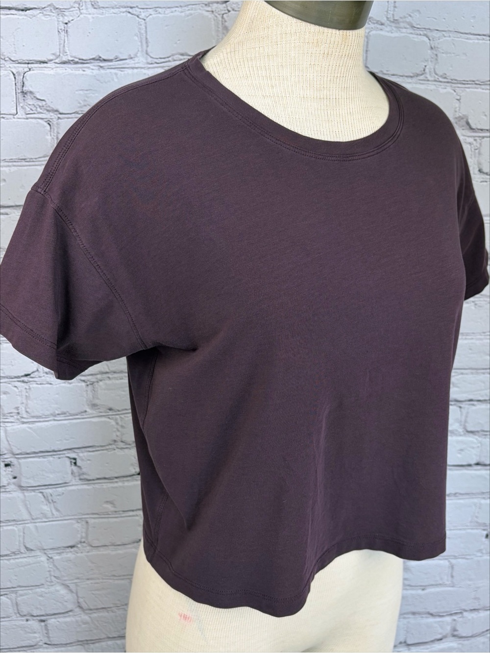 Lululemon Cates Crop Tee Short Sleeve Cropped Crew Black Cherry Sz 8 - Picture 6 of 11
